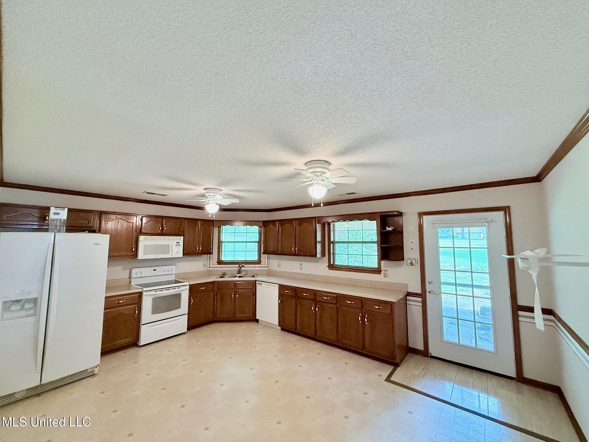 155 W Foxwood Circle Cir