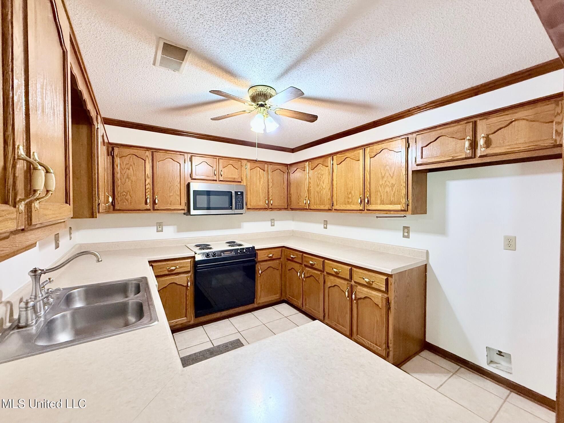 155 W Foxwood Circle Cir