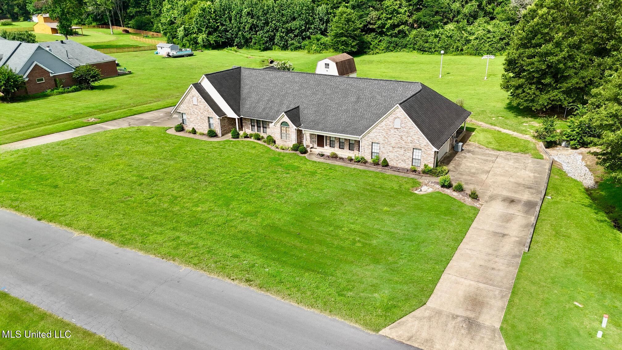 155 W Foxwood Circle Cir