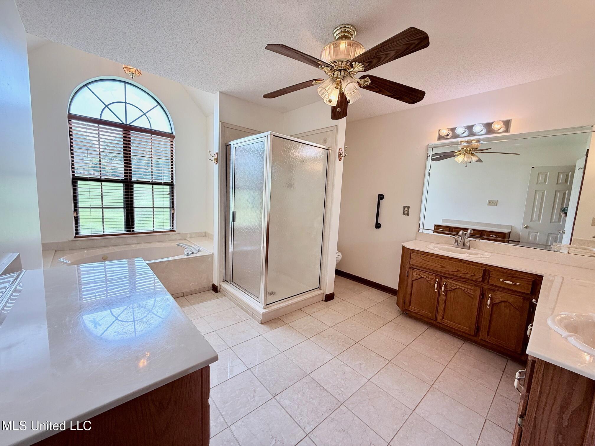 155 W Foxwood Circle Cir