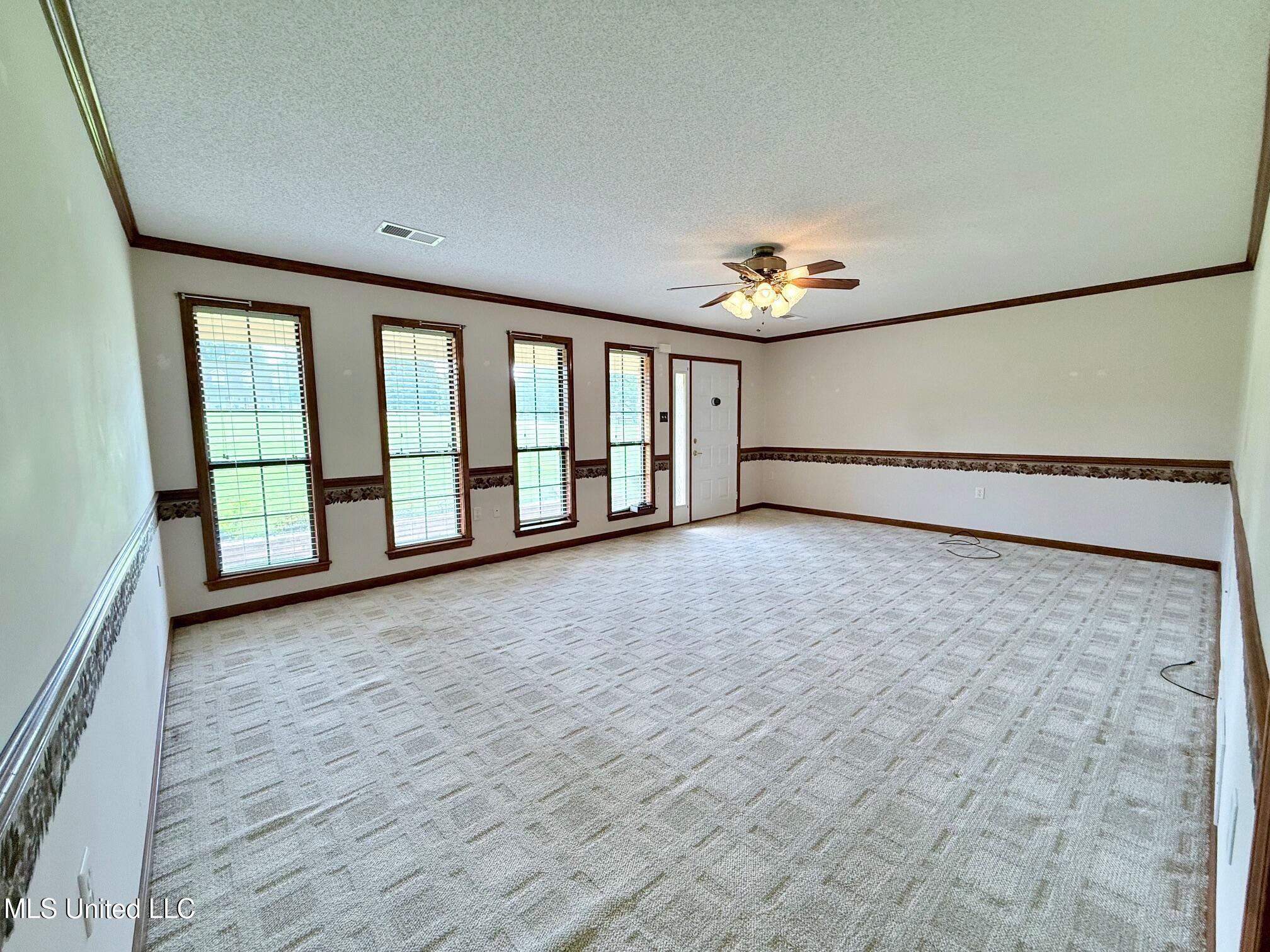 155 W Foxwood Circle Cir