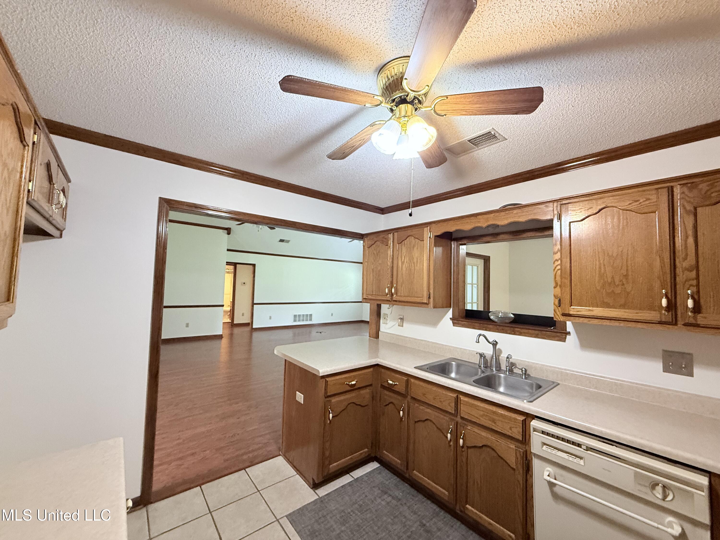 155 W Foxwood Circle Cir