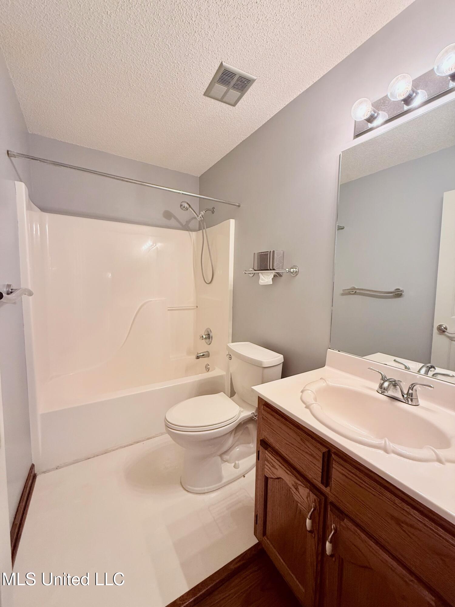 155 W Foxwood Circle Cir