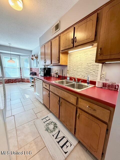 8147 Charleston Dr