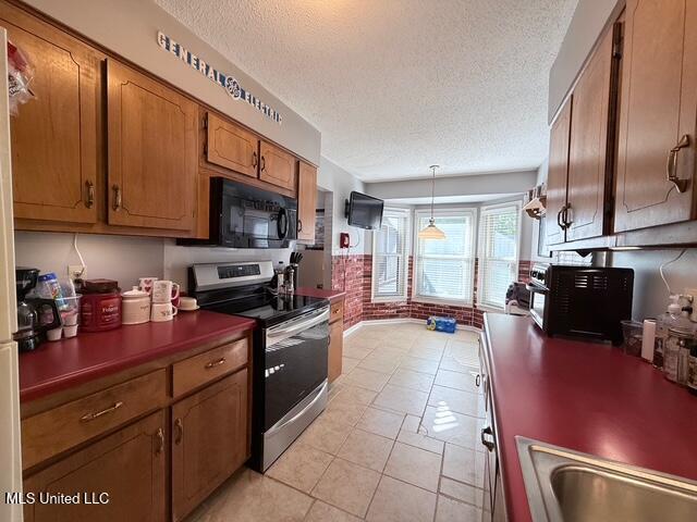 8147 Charleston Dr