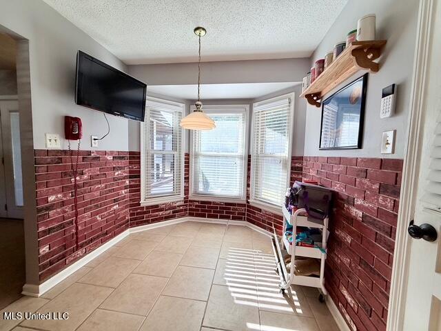 8147 Charleston Dr