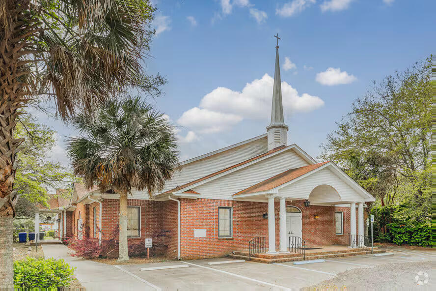 835 Magnolia Road