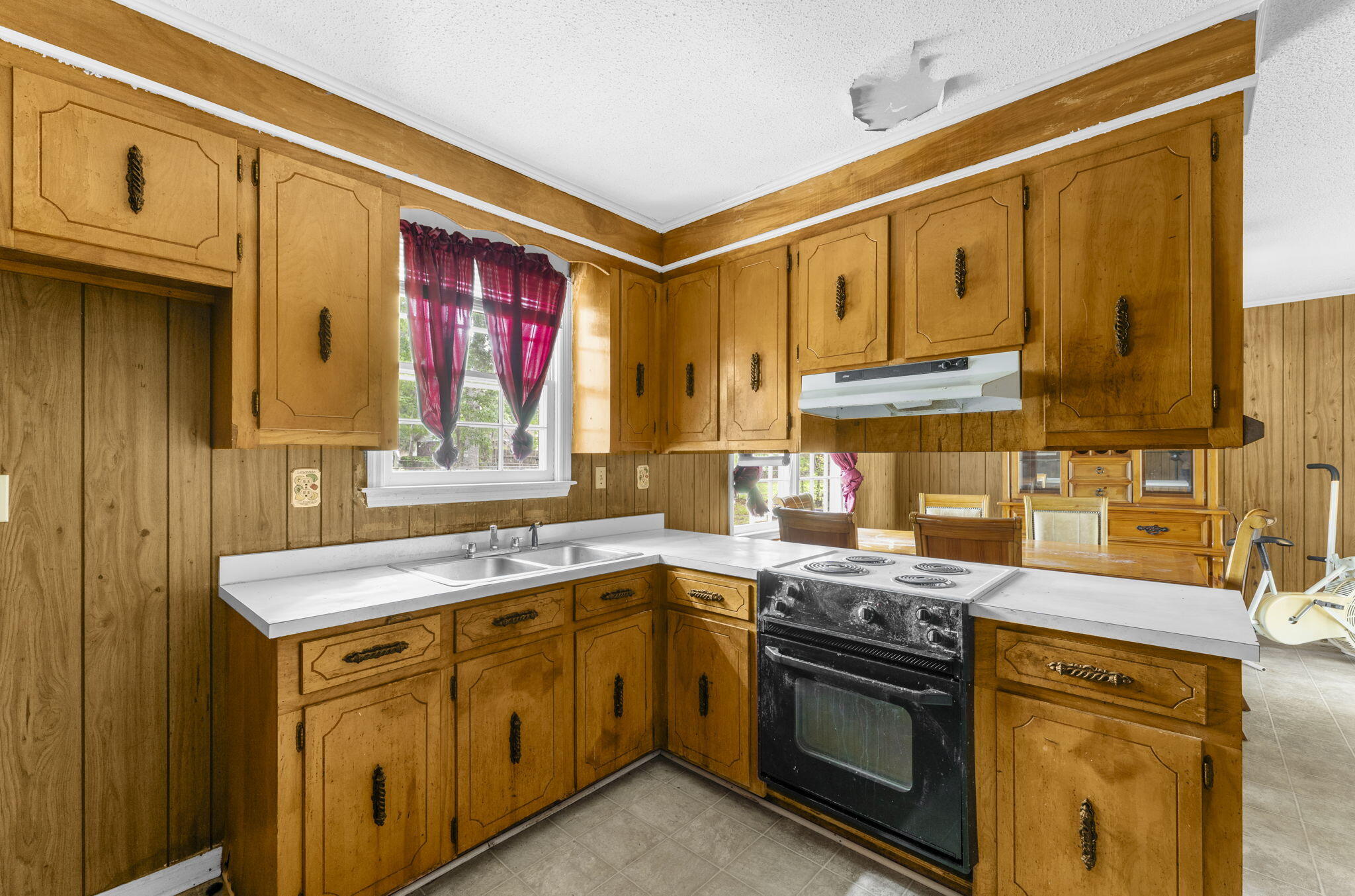 7748 Nellview Drive