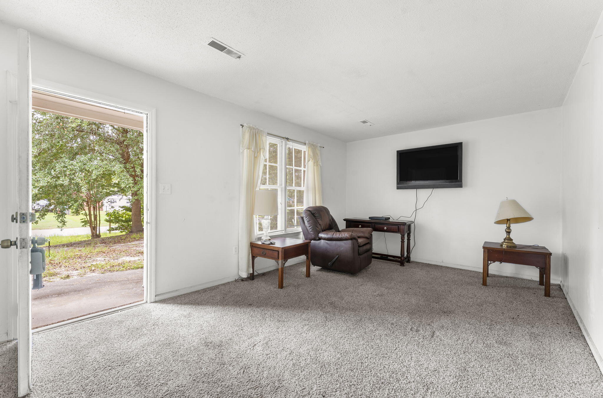 7748 Nellview Drive