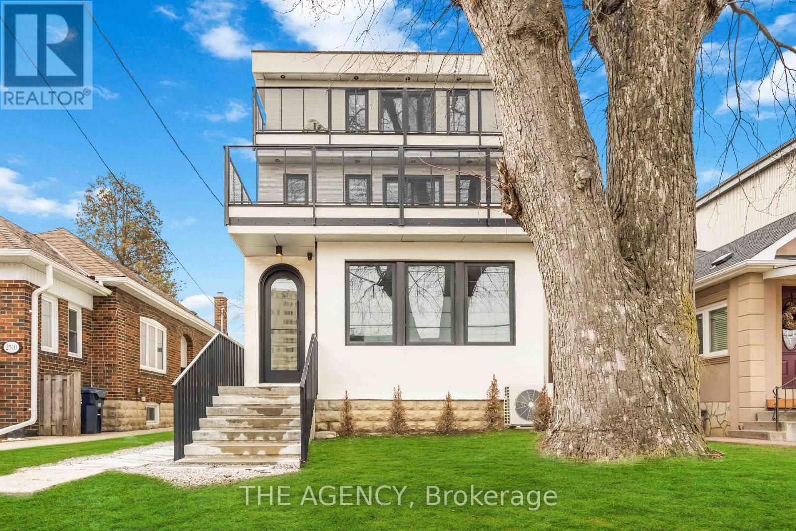 D - 2508 LAKESHORE BOULEVARD