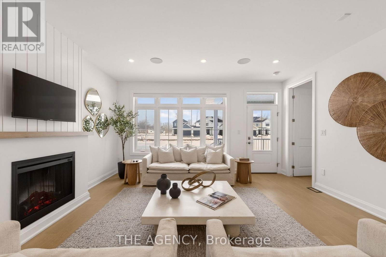 70F - 574 SENECA DRIVE