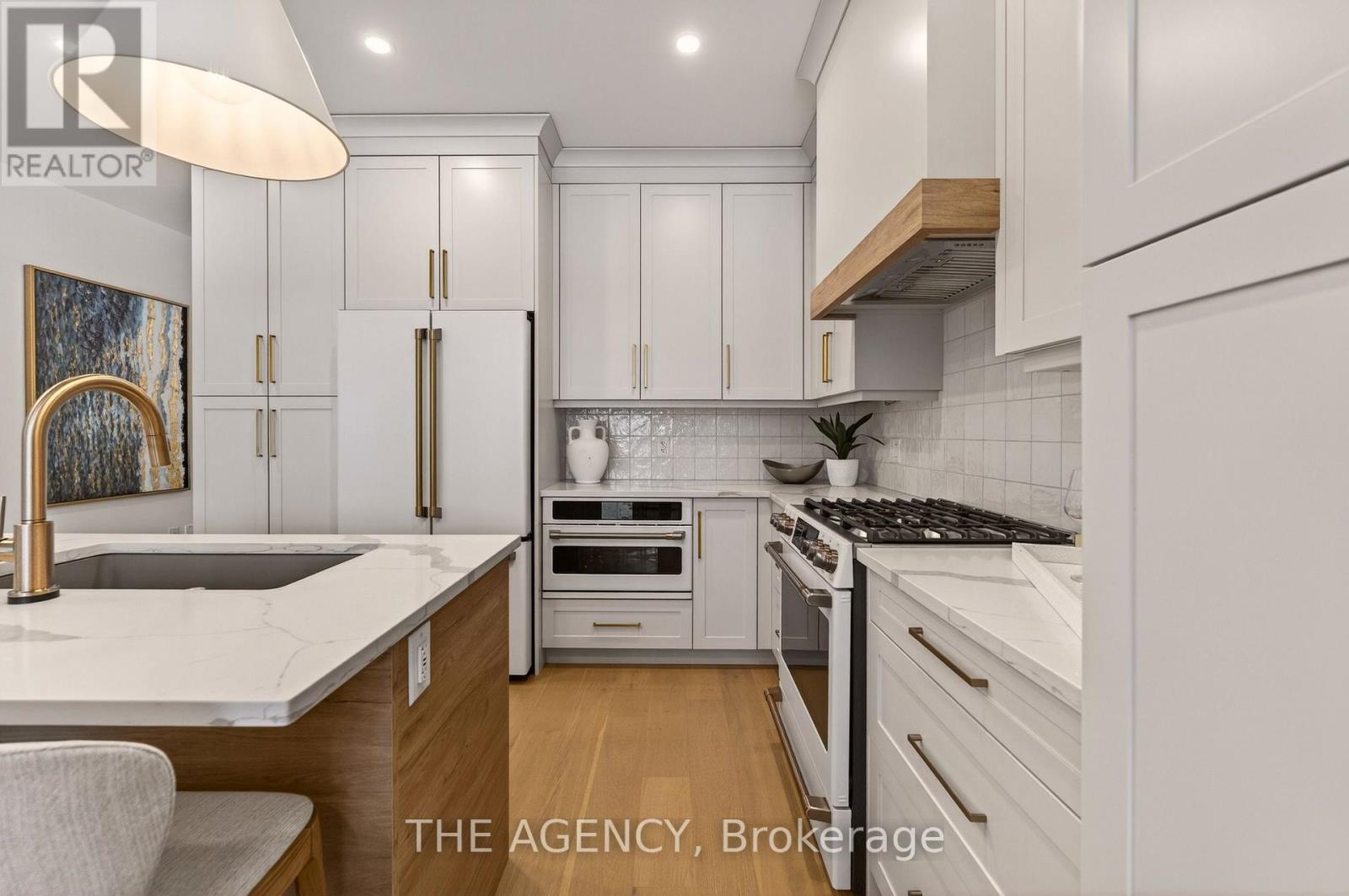 70F - 574 SENECA DRIVE