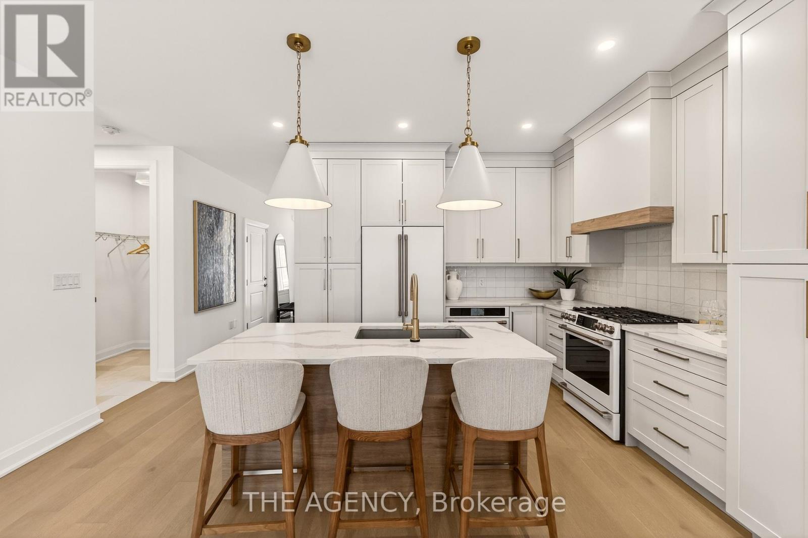 70F - 574 SENECA DRIVE