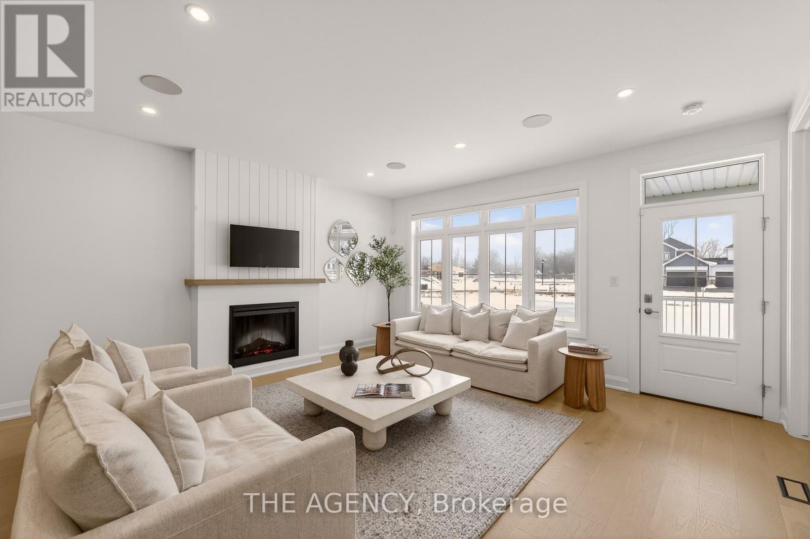 70F - 574 SENECA DRIVE