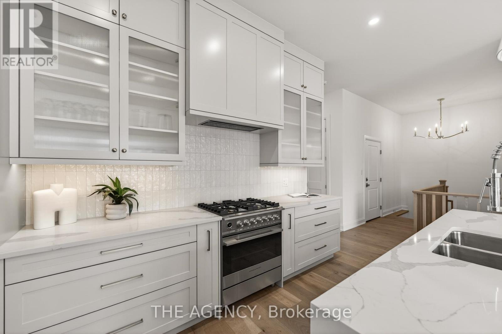LOT 10 MISSISSAUGA AVENUE