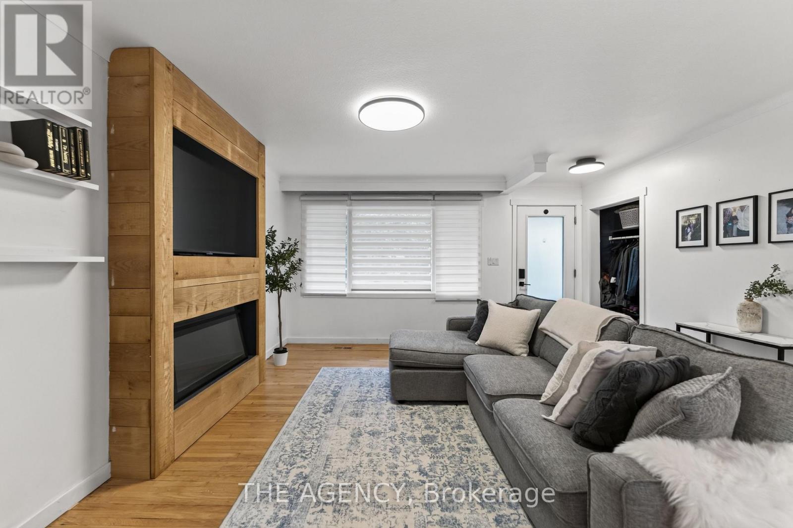 20 RIDGE POINT DRIVE