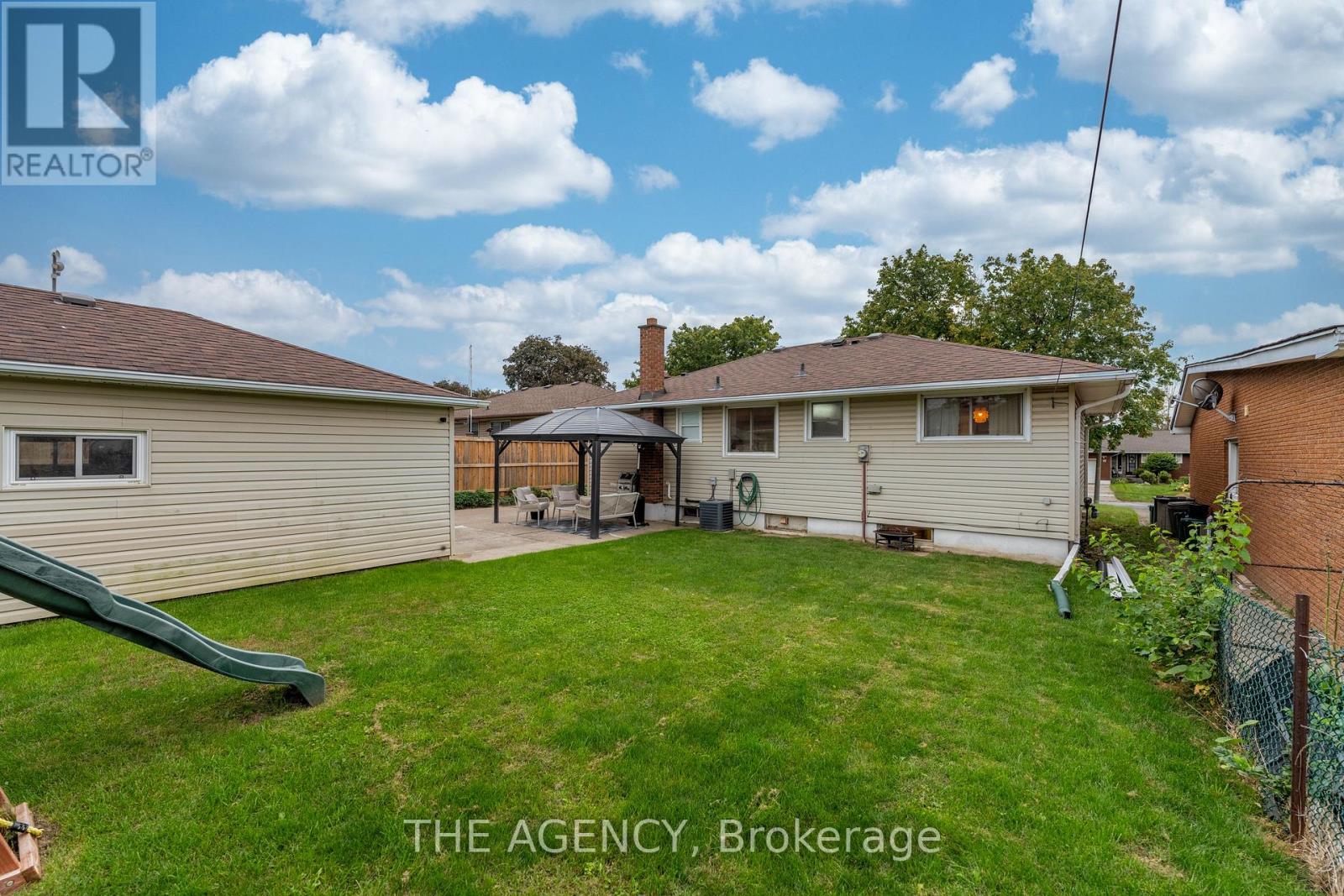 20 RIDGE POINT DRIVE