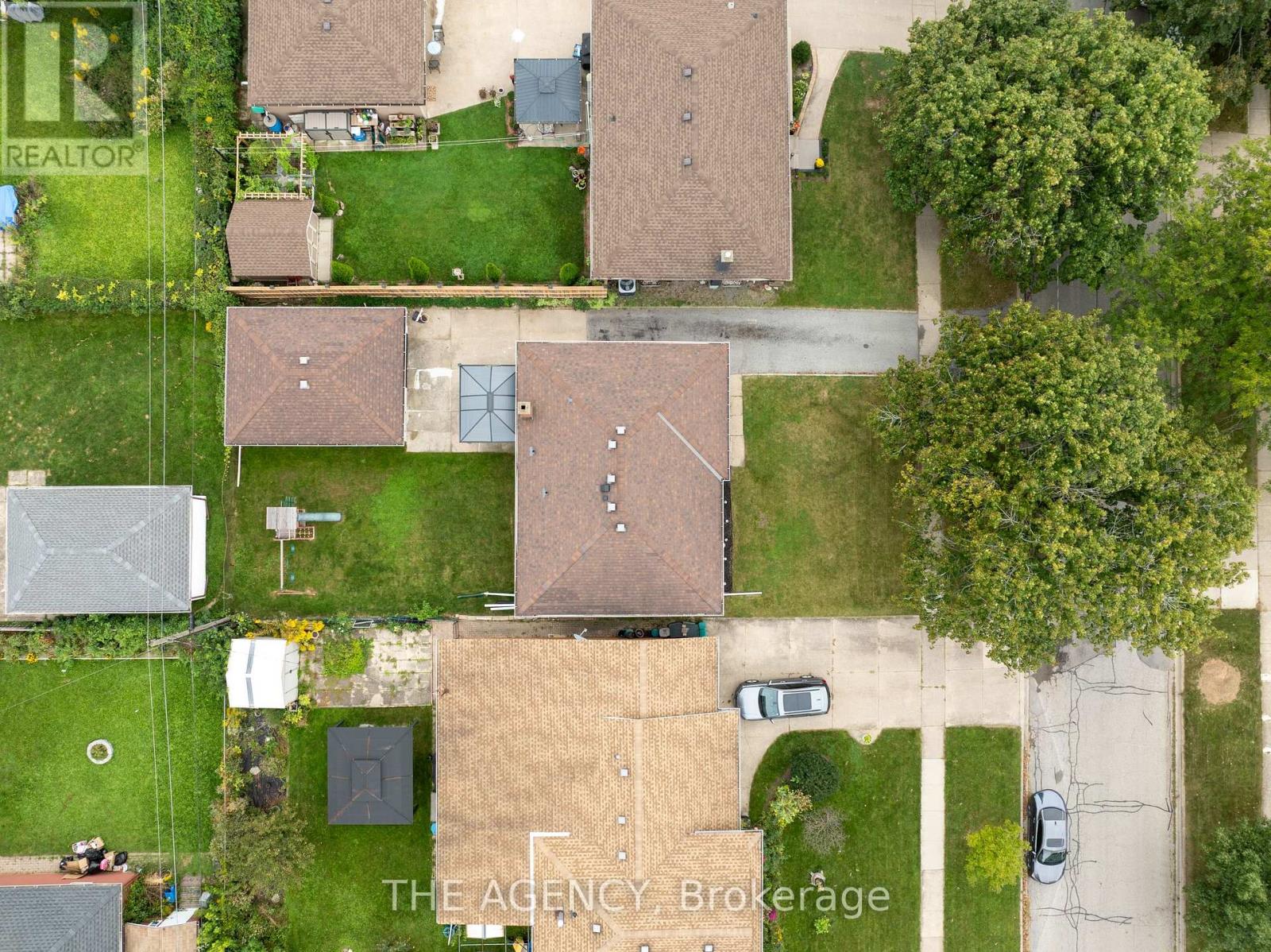 20 RIDGE POINT DRIVE