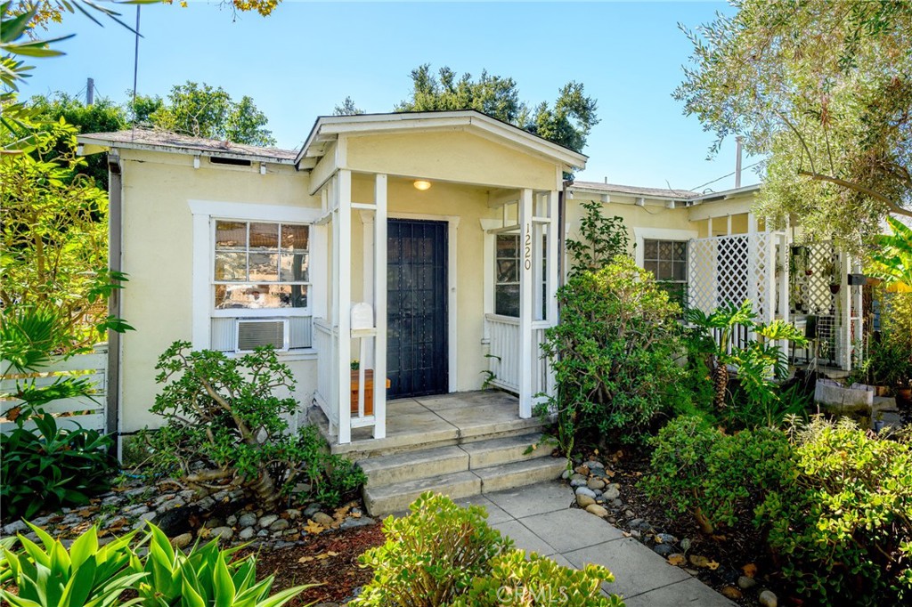 1220 Neola Street Los Angeles Ca Us 90041 Gd26233091