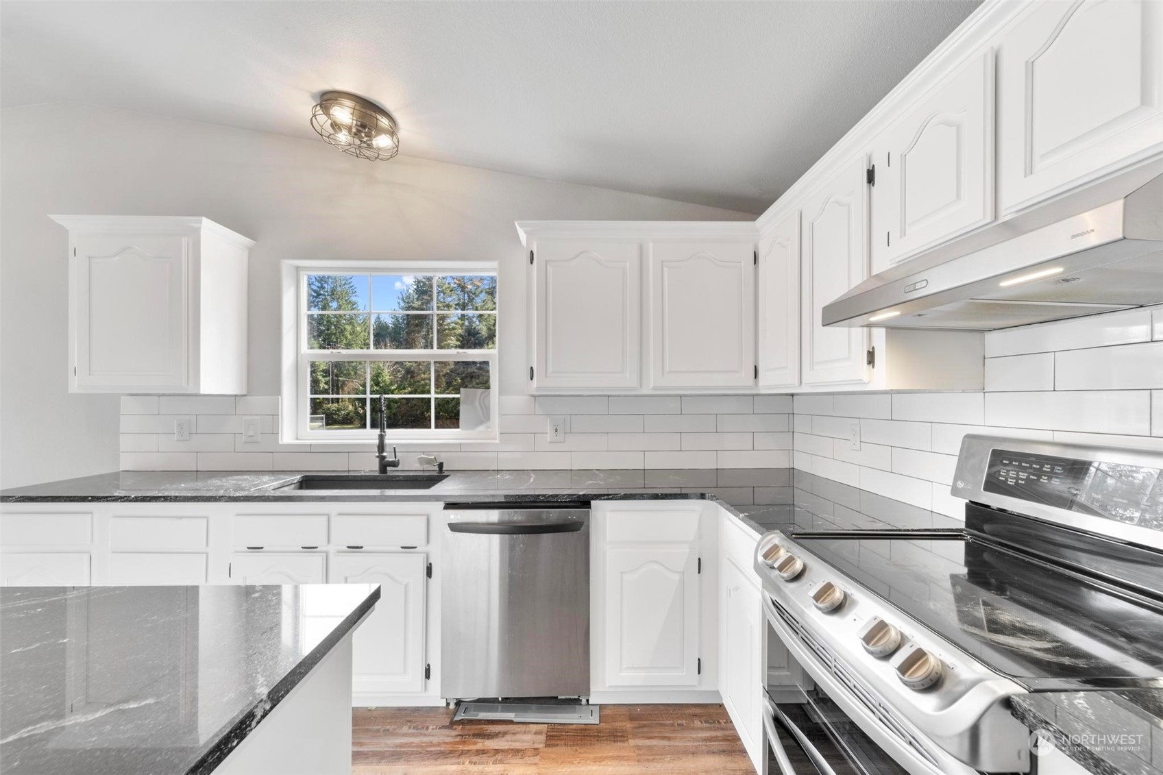 1225 128th Street NW