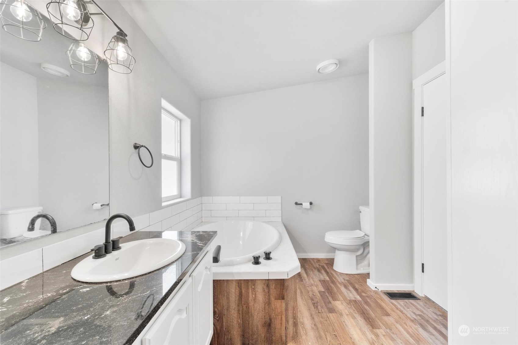 1225 128th Street NW