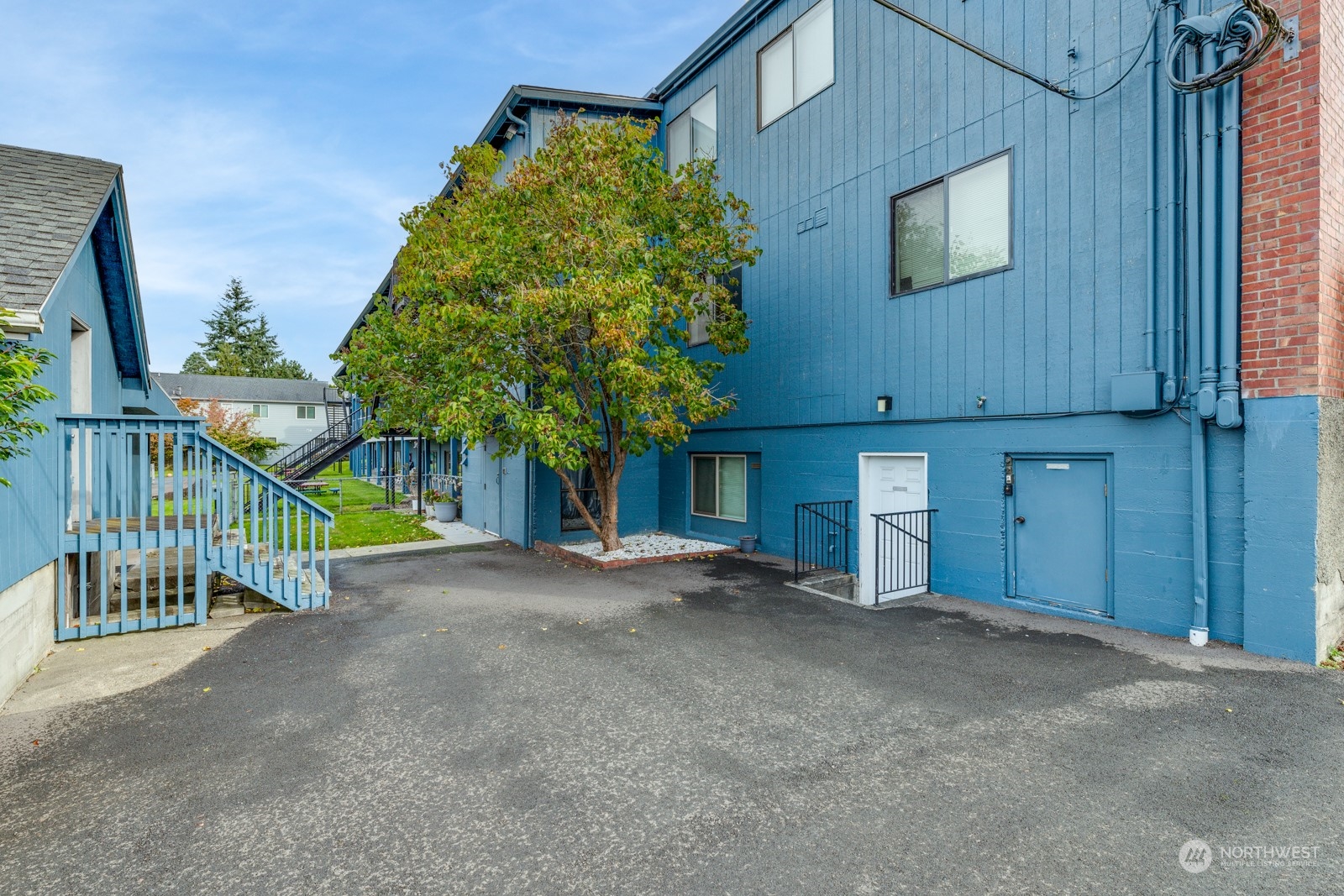 2120 Highland Avenue Unit: 203