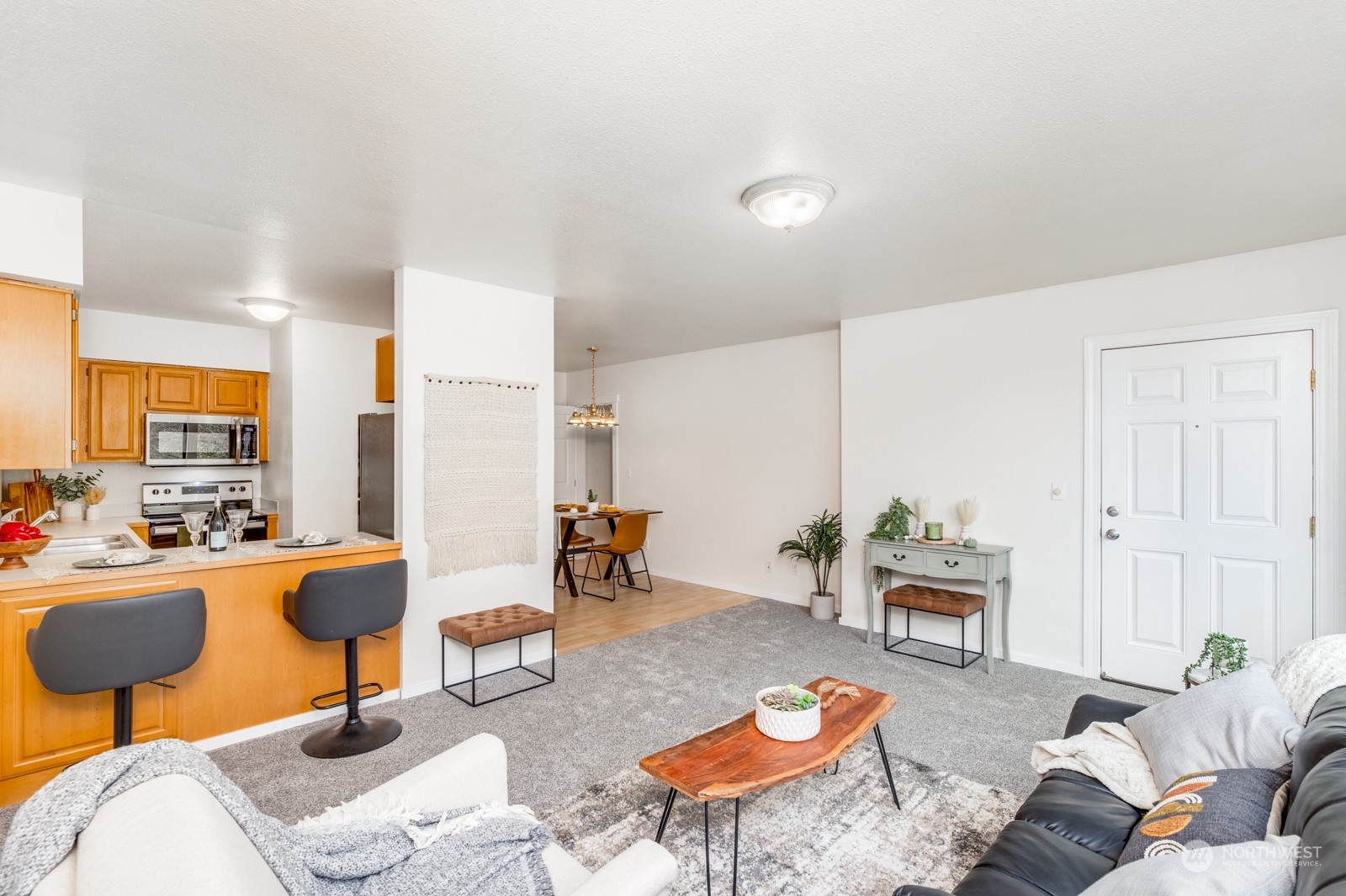 2120 Highland Avenue Unit: 203