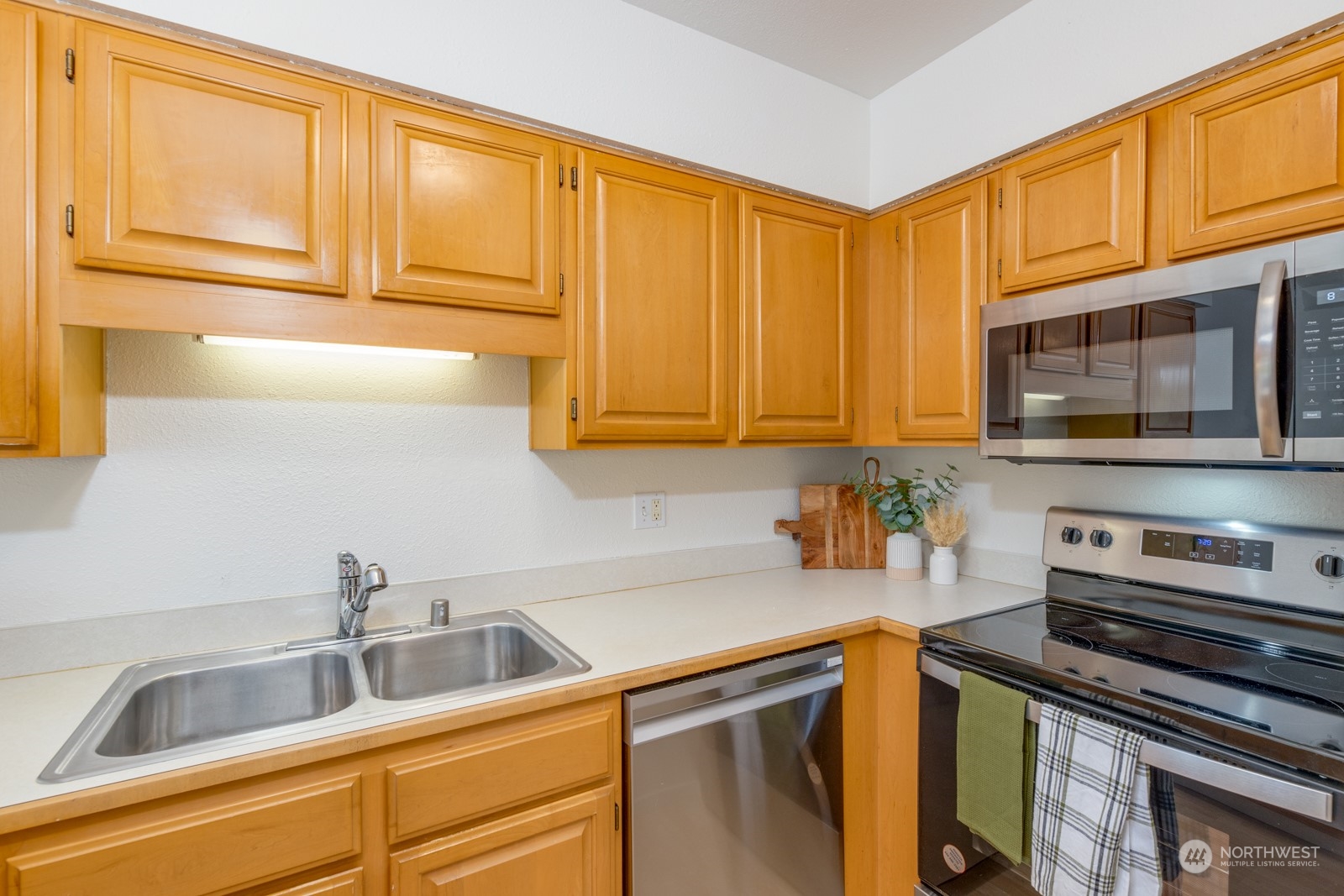 2120 Highland Avenue Unit: 203