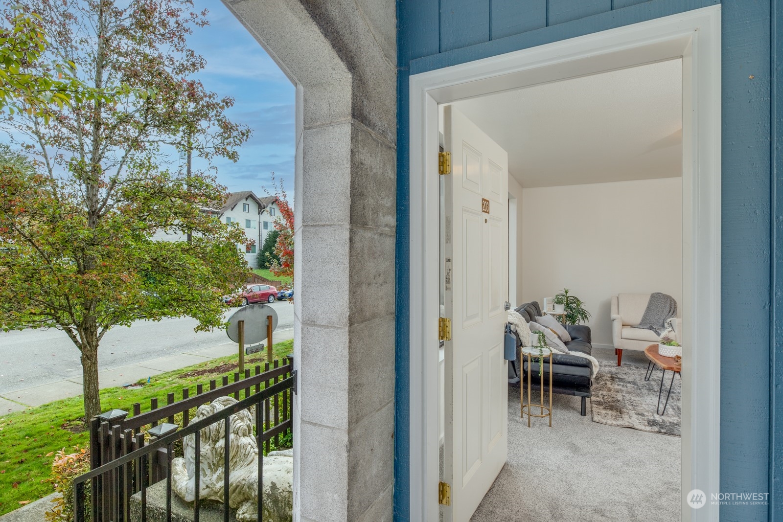 2120 Highland Avenue Unit: 203