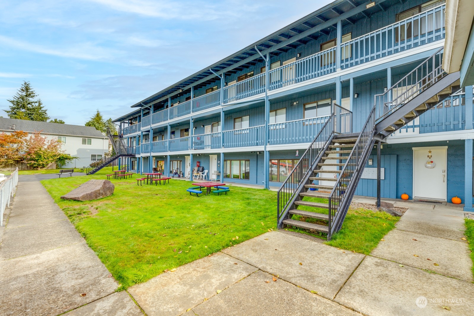2120 Highland Avenue Unit: 203