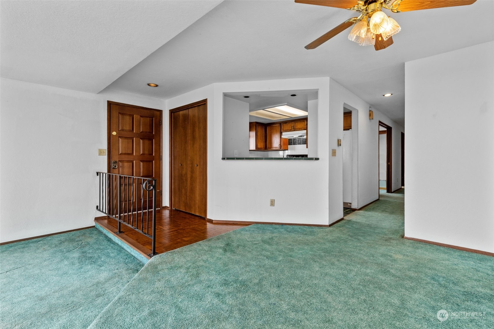2201 Grand Avenue Unit: 1