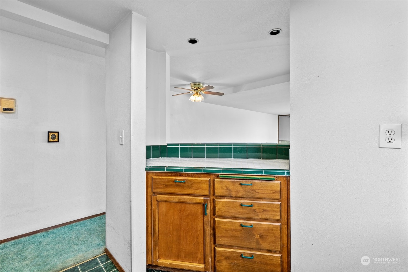 2201 Grand Avenue Unit: 1