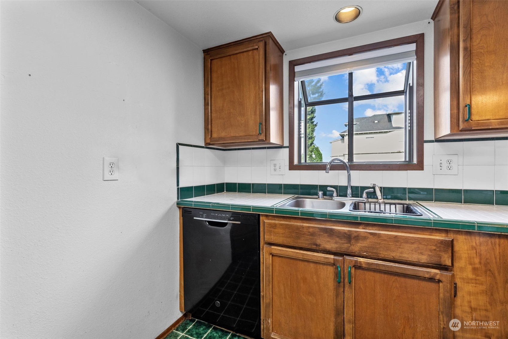 2201 Grand Avenue Unit: 1