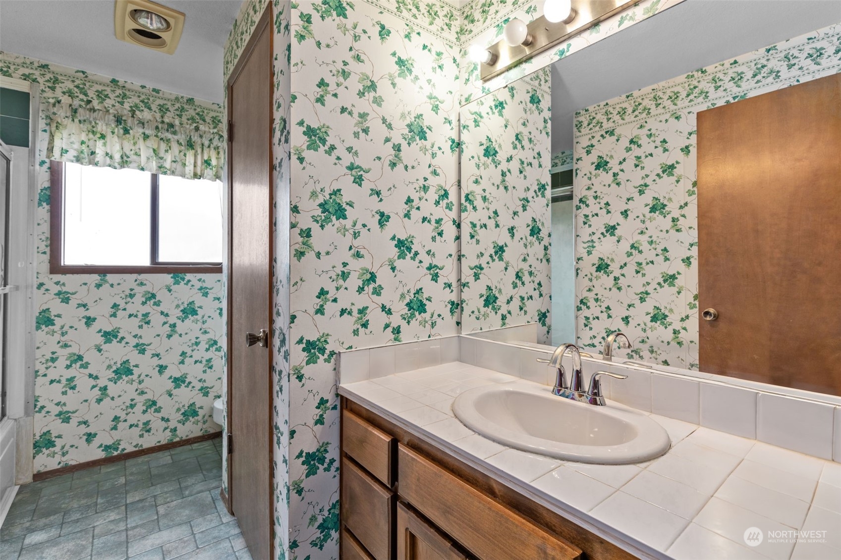 2201 Grand Avenue Unit: 1