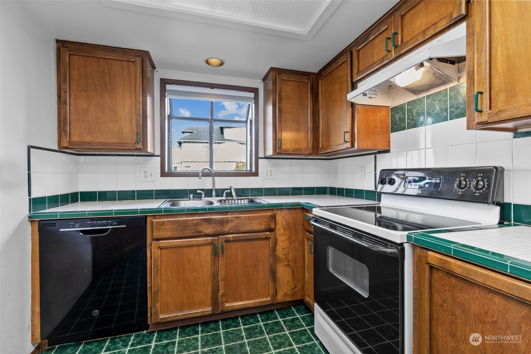 2201 Grand Avenue Unit: 1