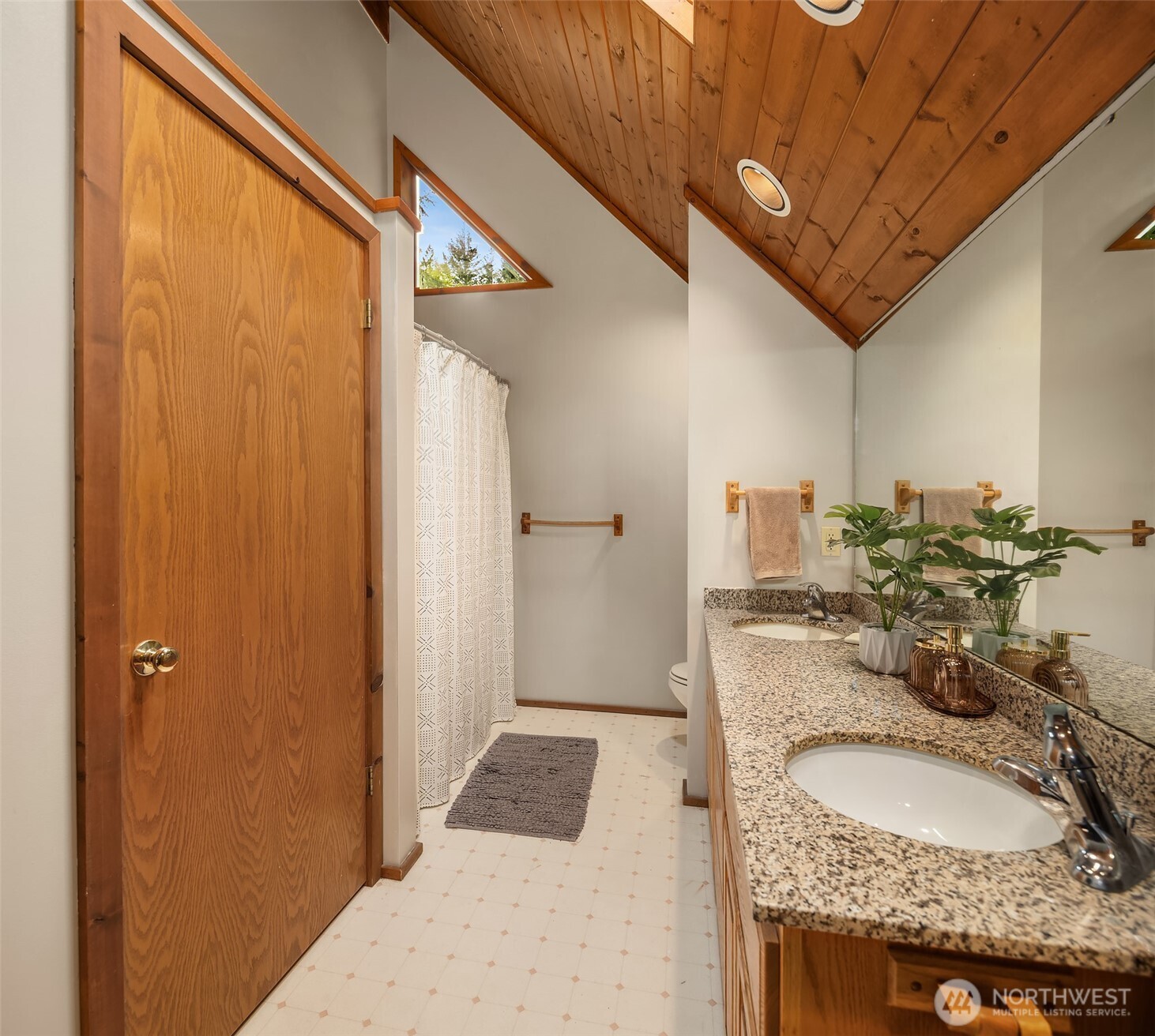 9126 N Cedarvale Loop Road