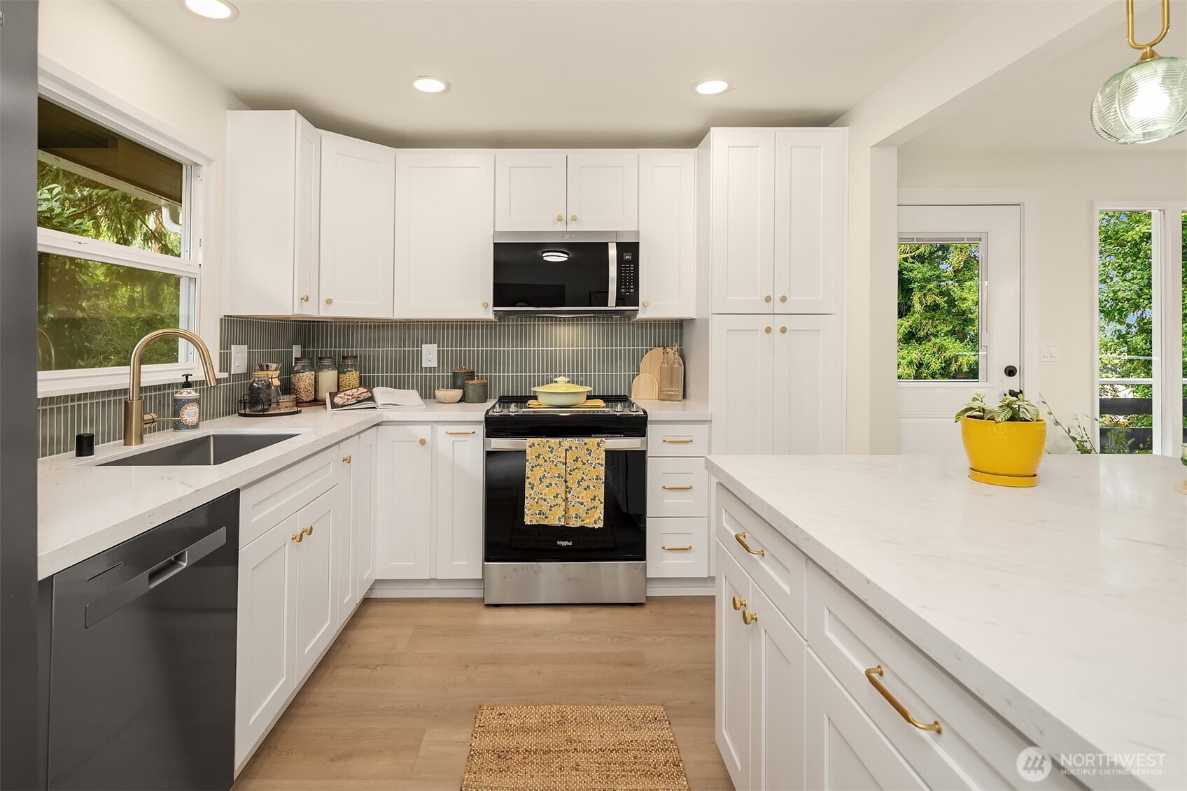 4521 Crescent Avenue