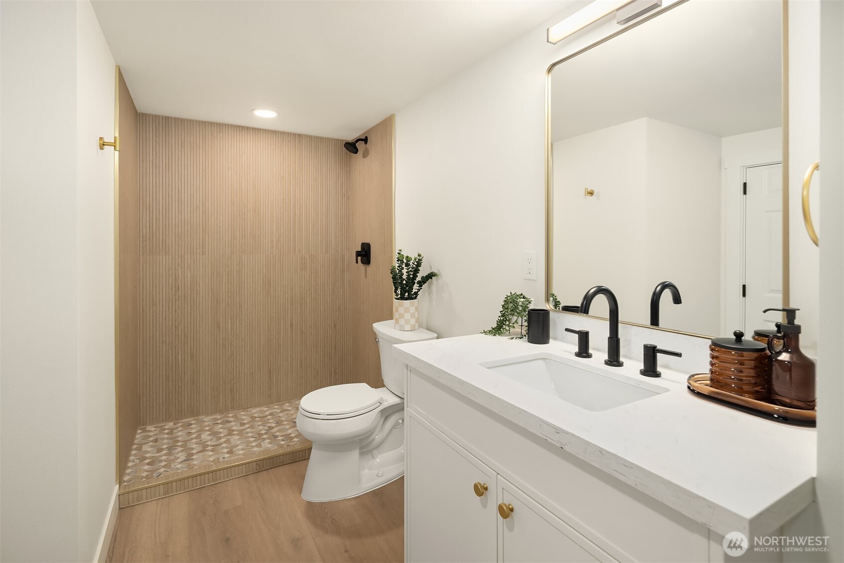 4521 Crescent Avenue