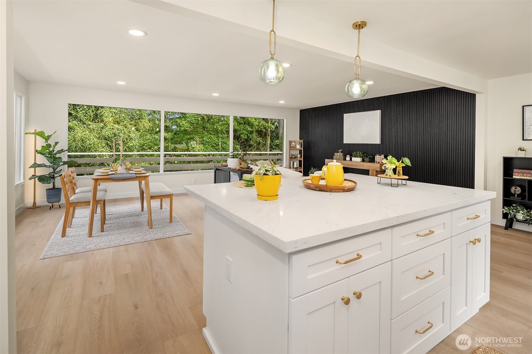 4521 Crescent Avenue