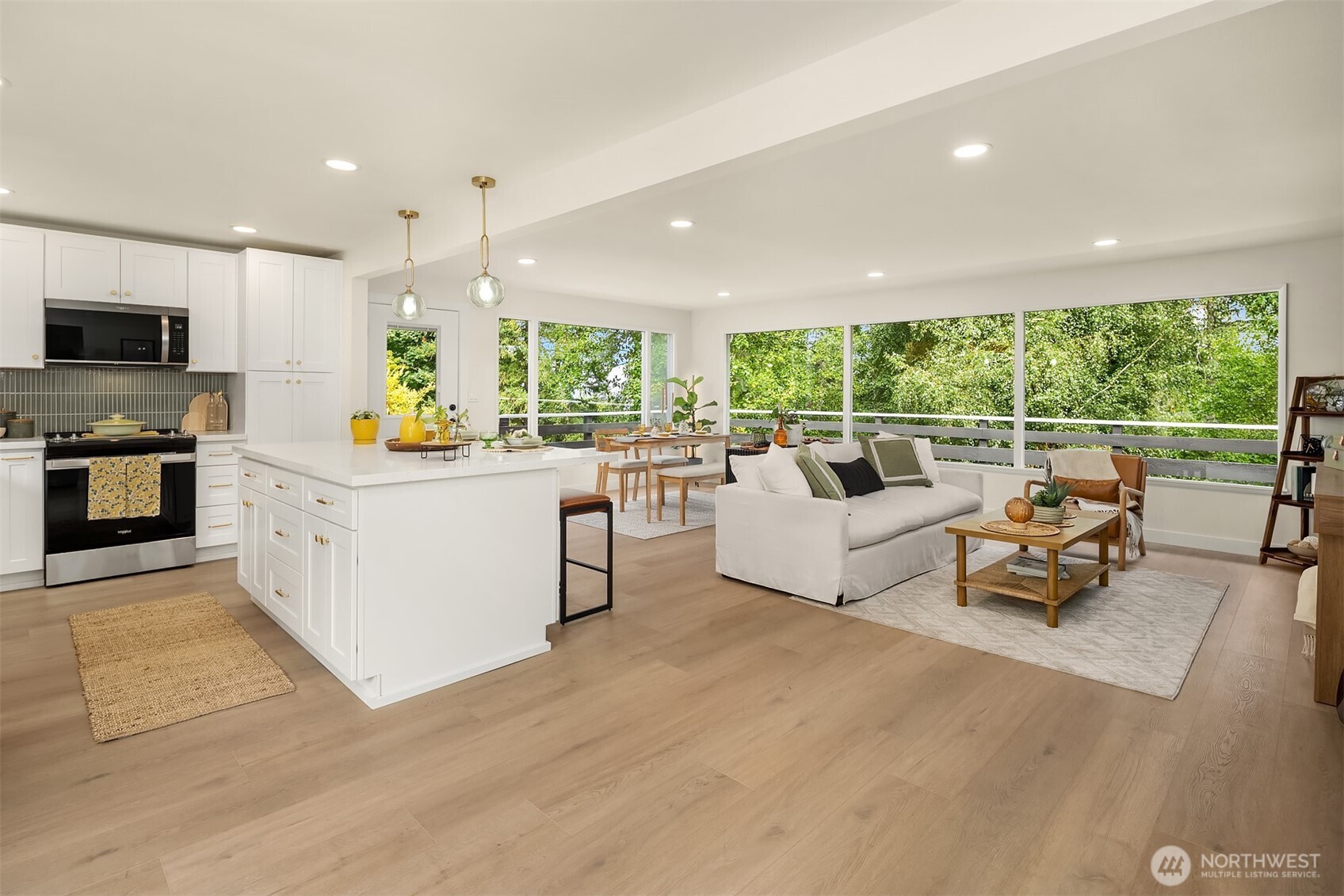 4521 Crescent Avenue