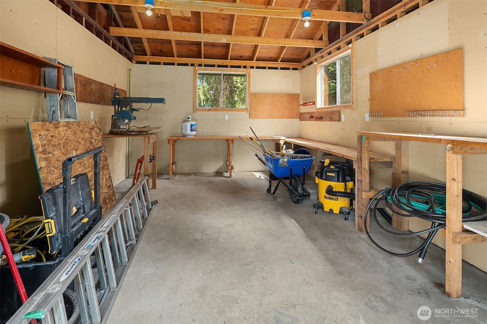 4521 Crescent Avenue