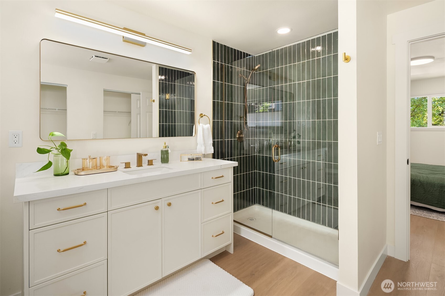 4521 Crescent Avenue