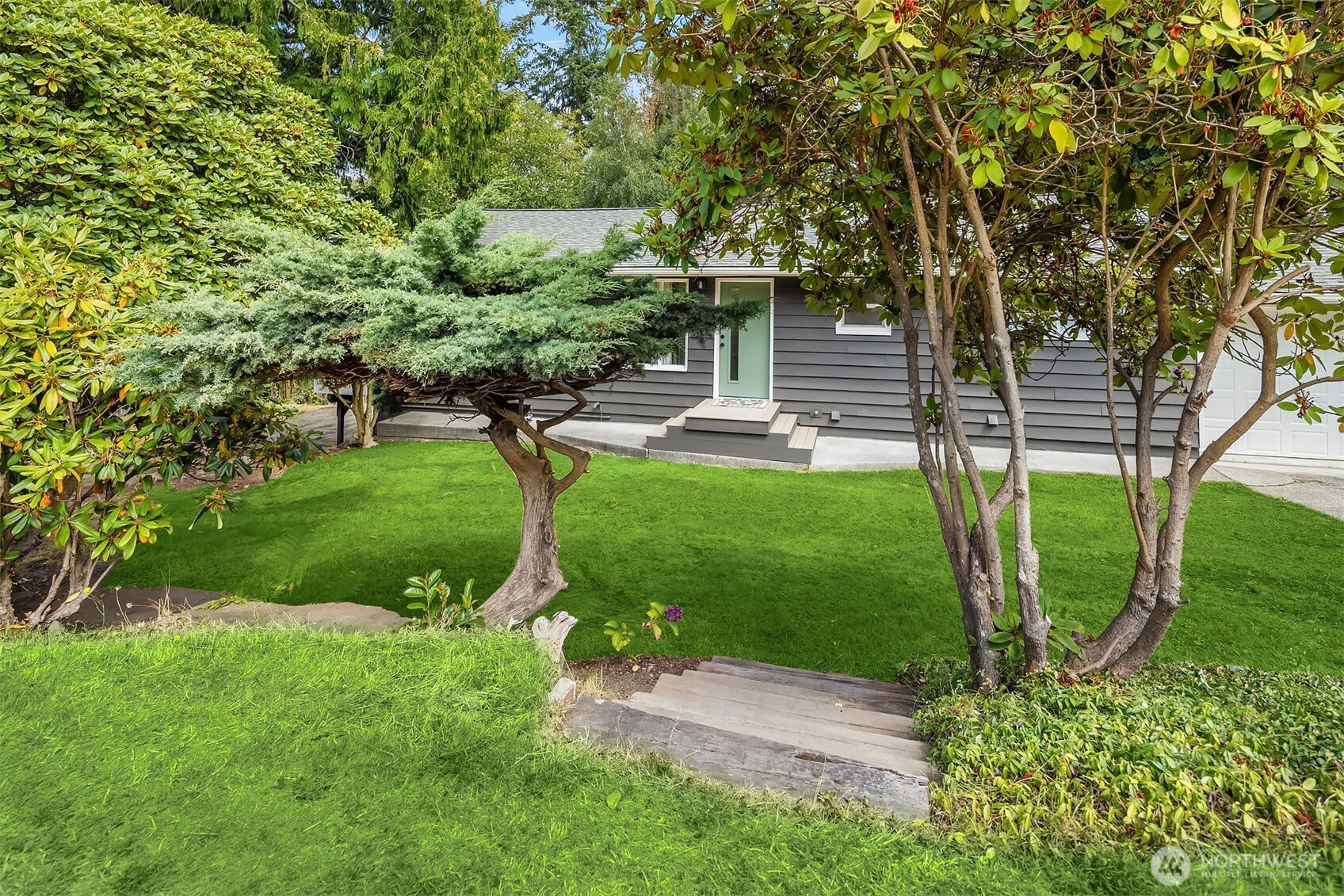 4521 Crescent Avenue