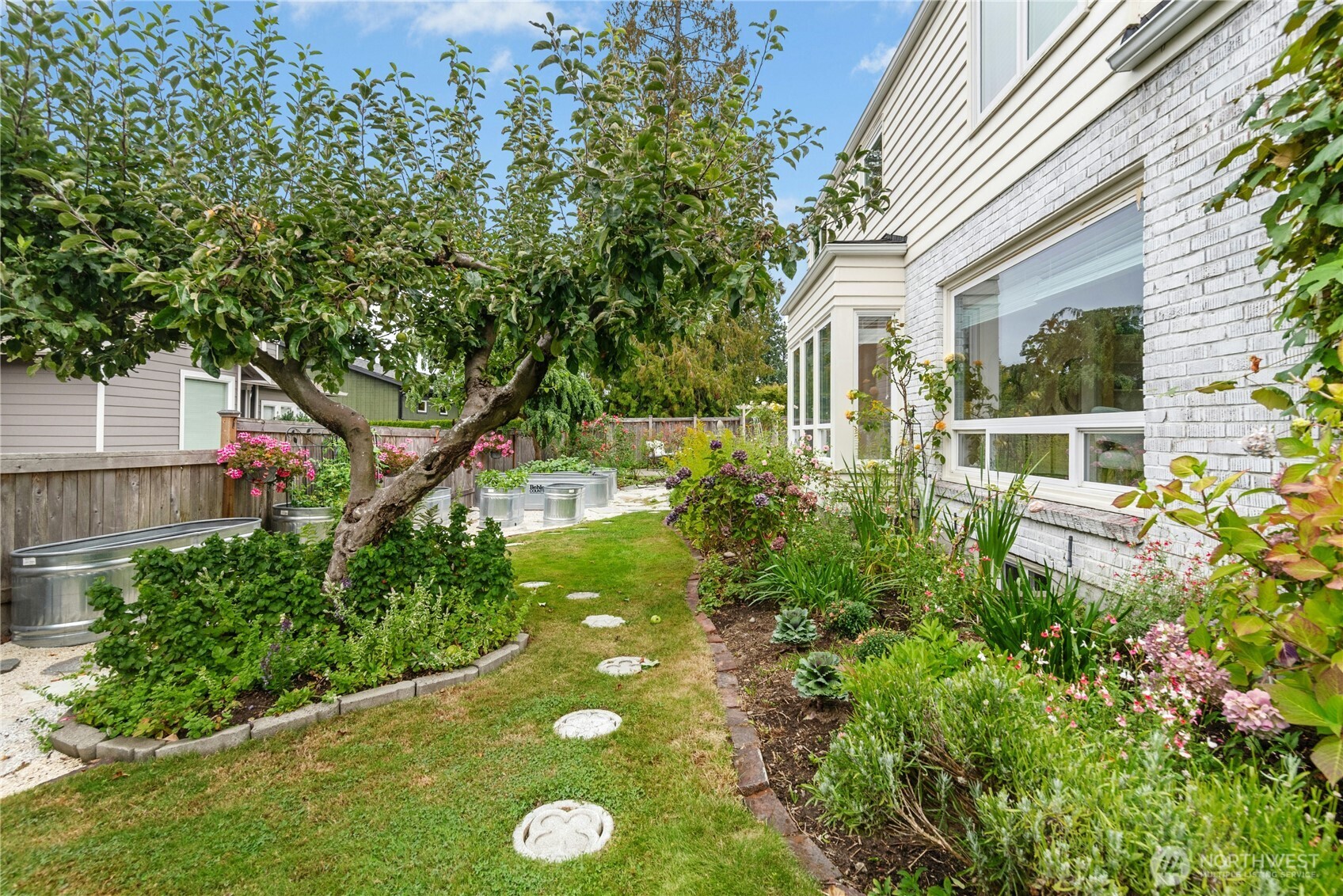 4806 Seahurst Avenue