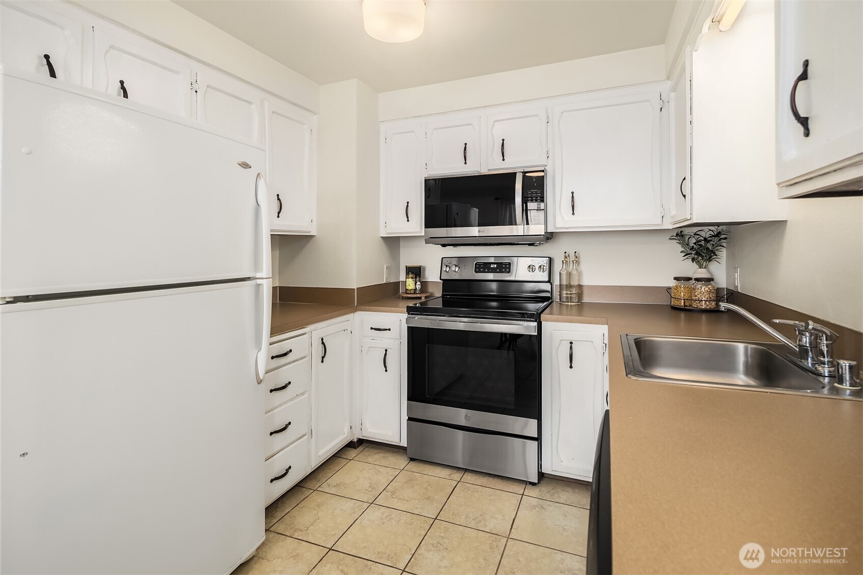 1612 33rd Street Unit: 104