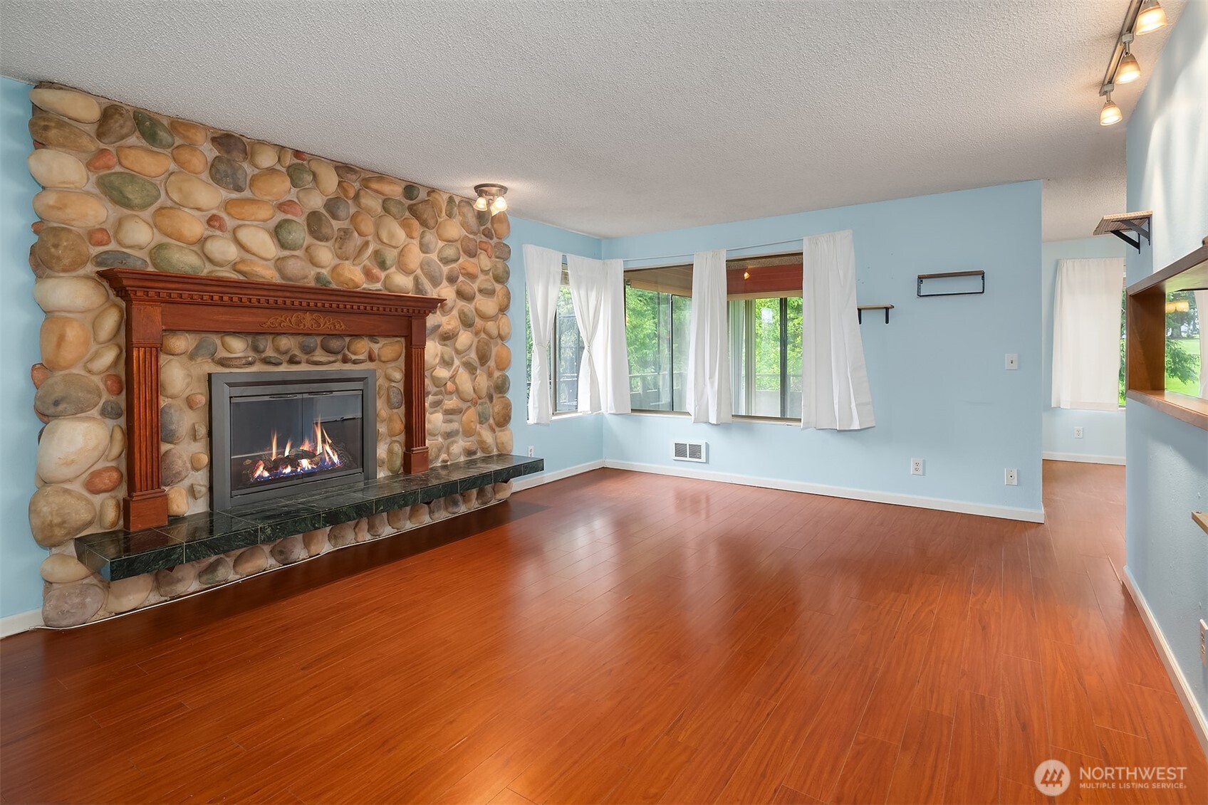 5915 Highway Place Unit: 201
