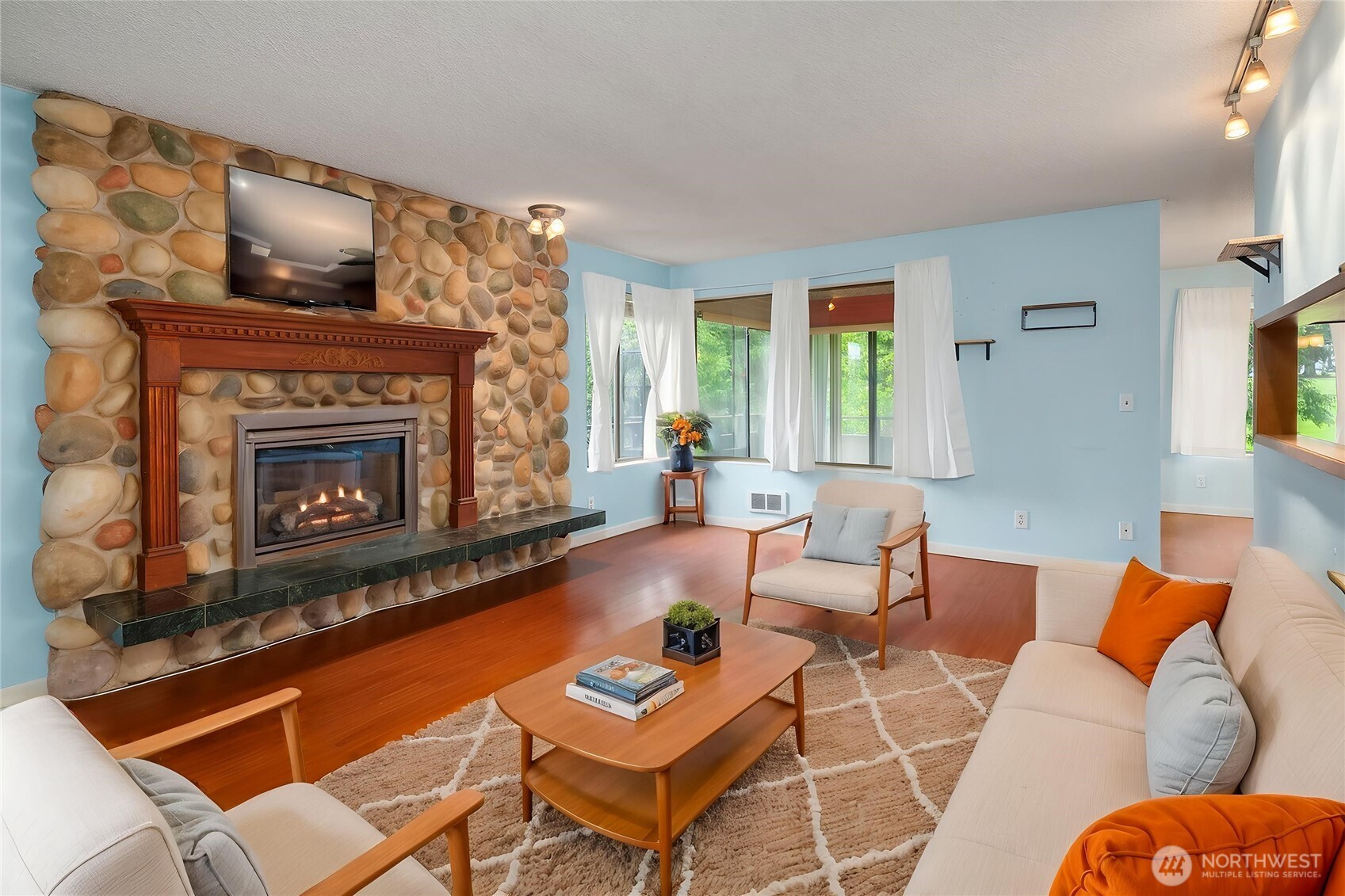 5915 Highway Place Unit: 201