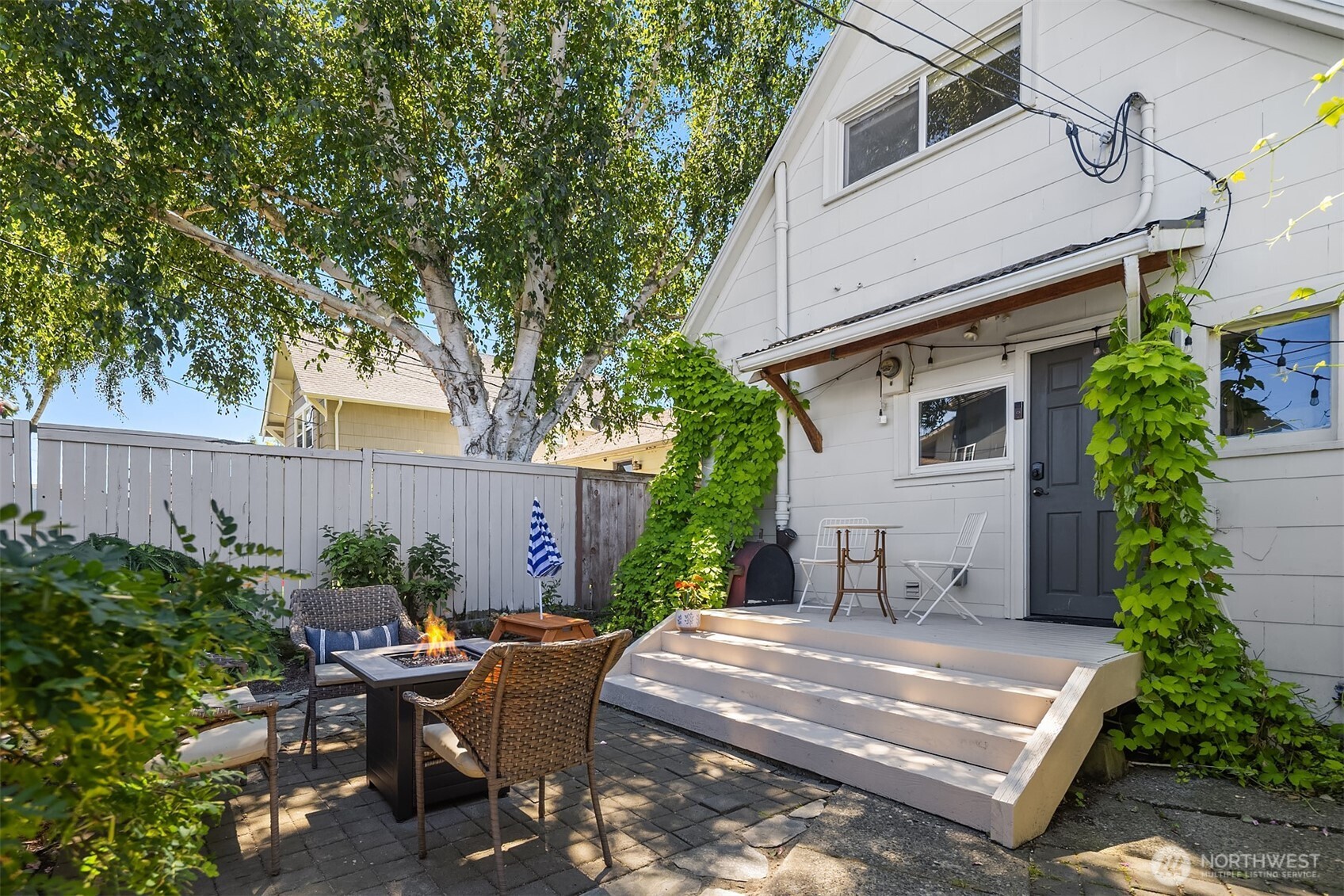 1911 RUCKER Avenue