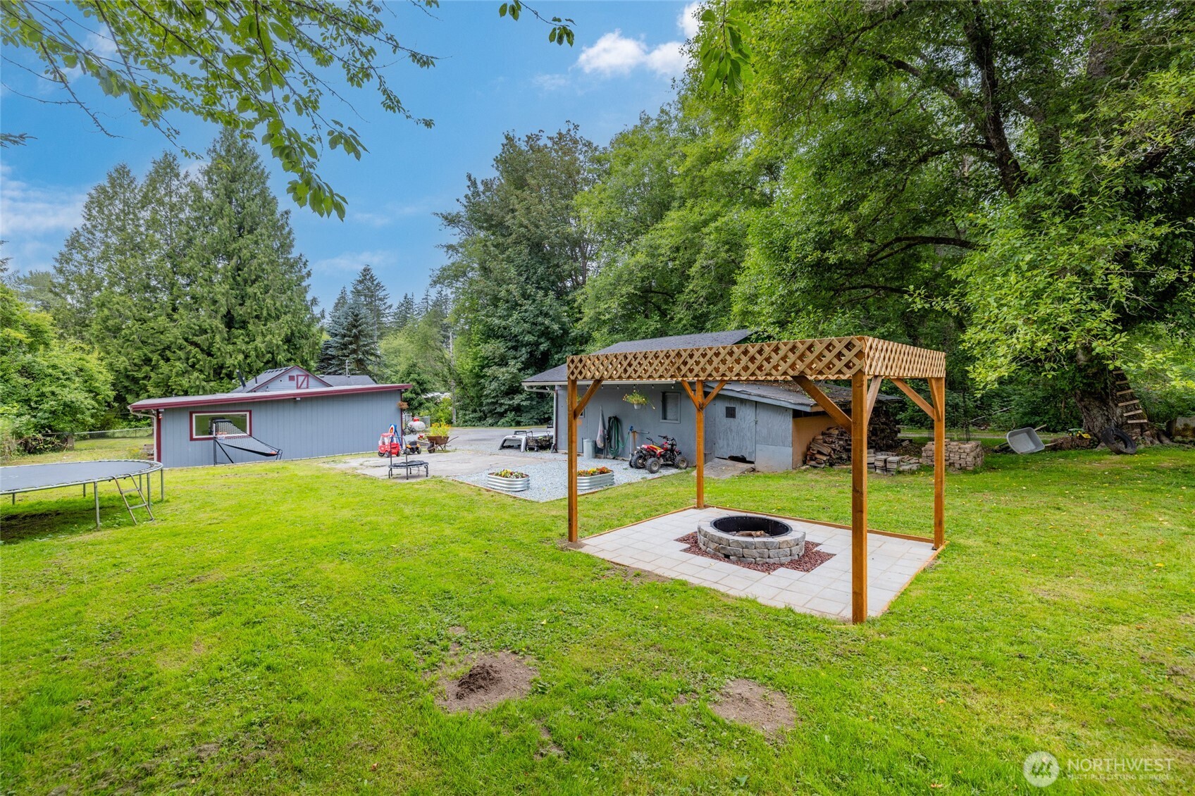 4059 Old Hwy 99 North Road