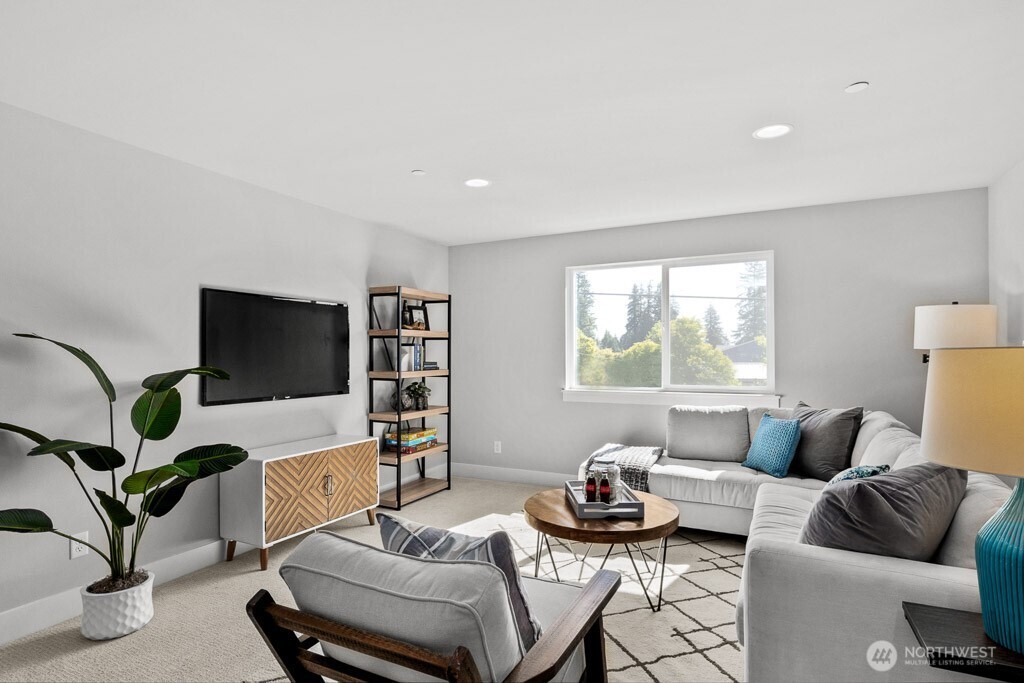 20114 10th Avenue W Unit: B